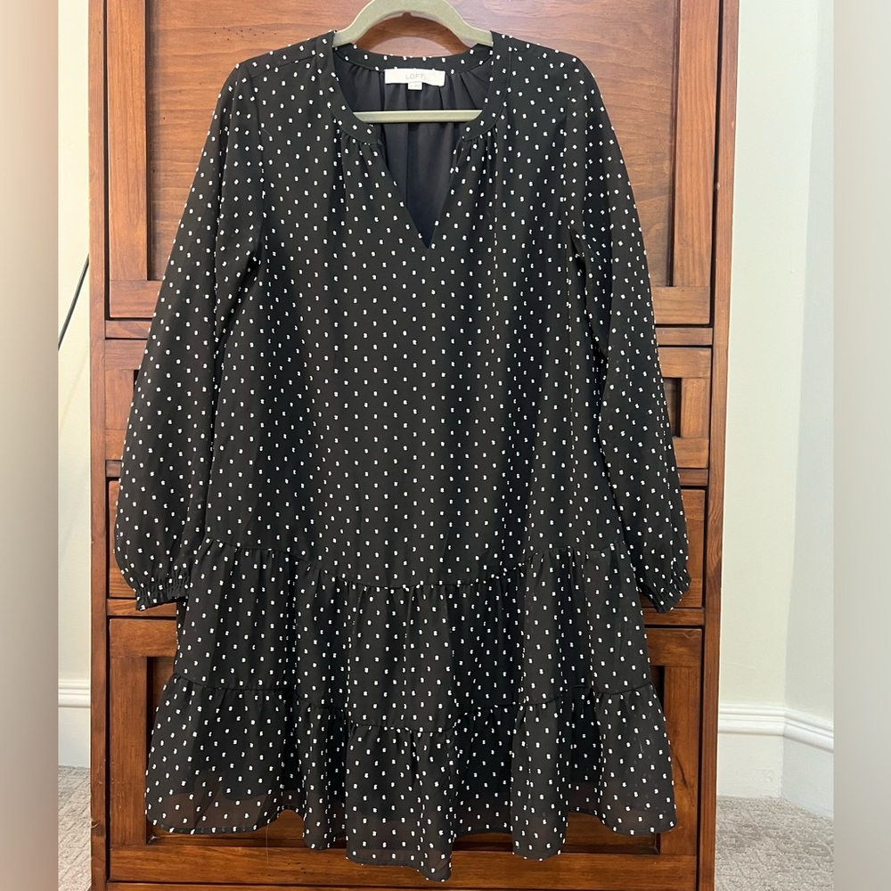 EUC Ann Taylor LOFT Black Polka Dot Dress With Ruffle Hem, Size Medium